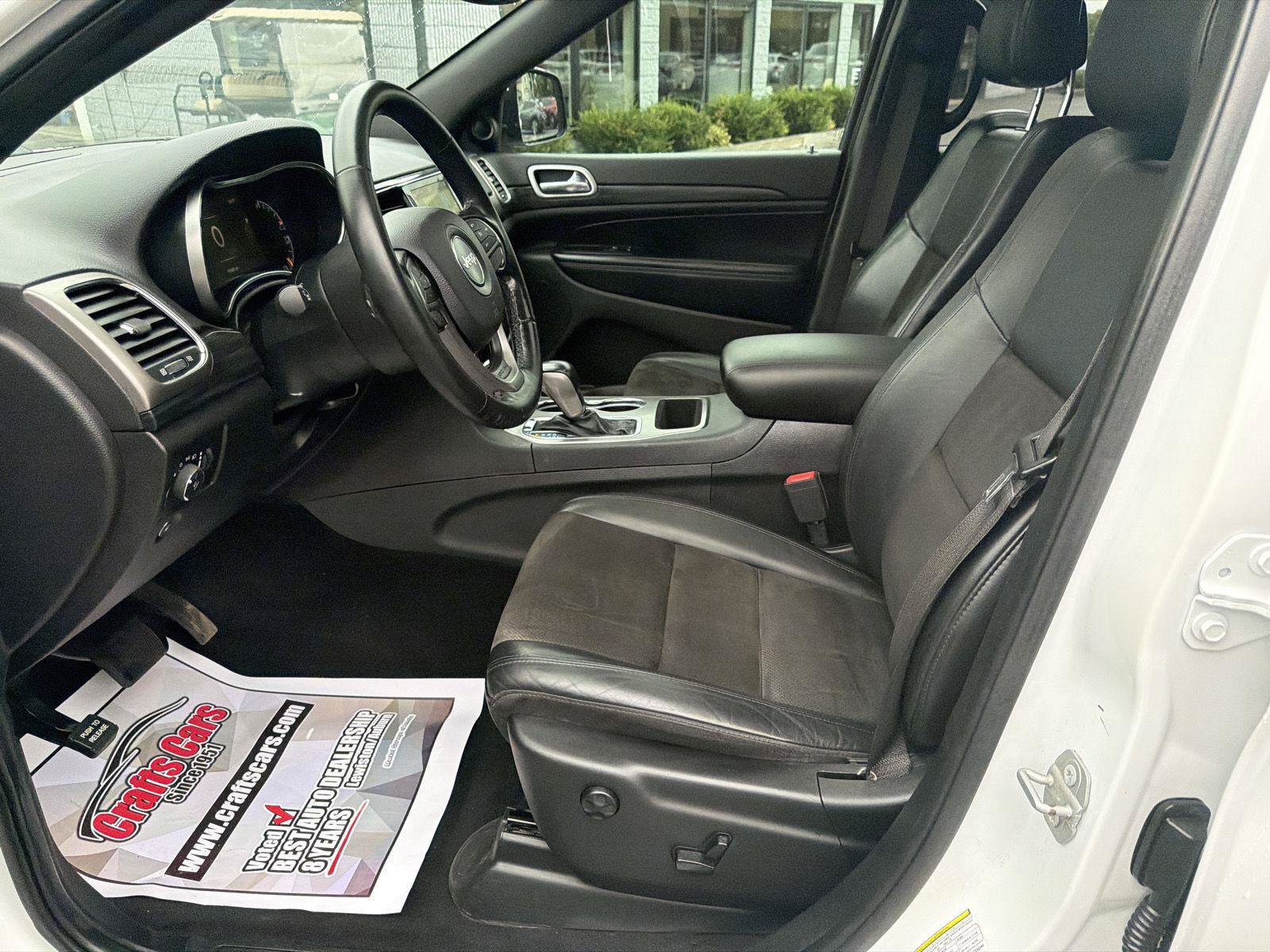 Used 2020 Jeep Grand Cherokee Altitude AWD/4WD image 10