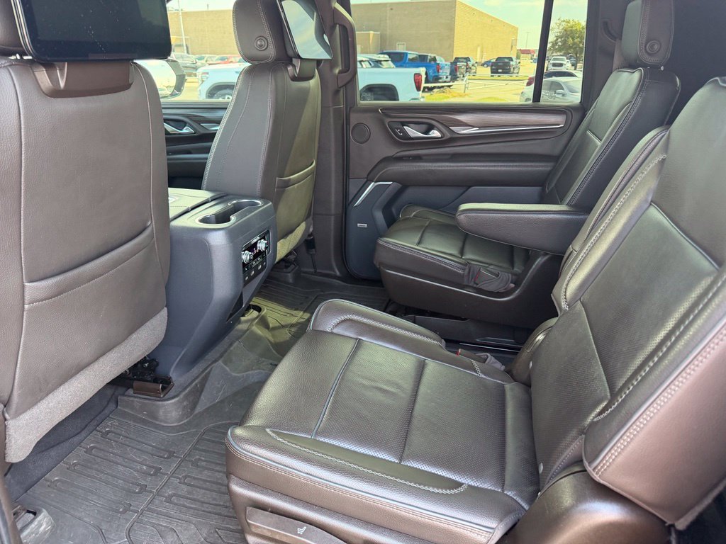 Used 2021 GMC Yukon XL Denali w/ Denali Premium Package AWD/4WD image 21