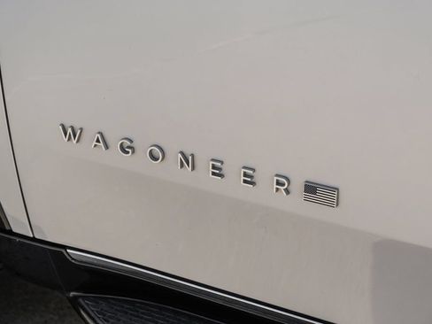 Used 2022 Jeep Wagoneer Series II w/ Premium Group I AWD/4WD image 69