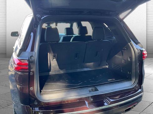 Used 2023 Chevrolet Traverse Premier w/ LPO, Floor Liner Package AWD/4WD image 4
