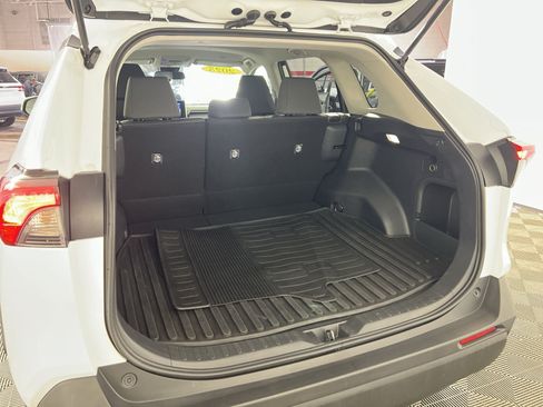 Used 2025 Toyota RAV4 XLE AWD/4WD image 26