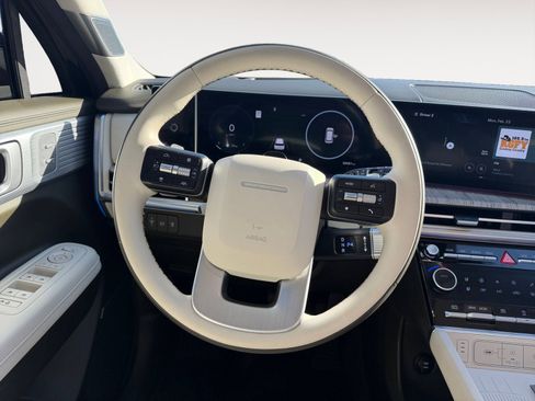 Used 2024 Hyundai Santa Fe Calligraphy image 11