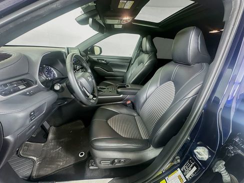 Used 2022 Toyota Highlander XSE FWD image 20