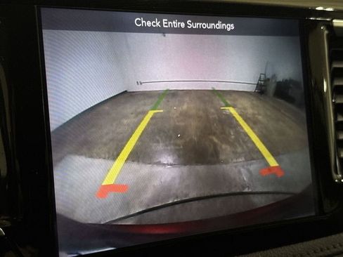 Used 2018 Chrysler Pacifica Limited image 16