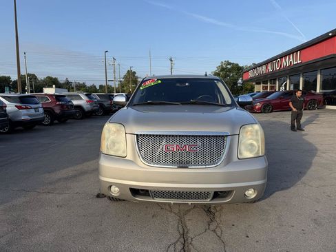 Used 2007 GMC Yukon Denali AWD/4WD image 6