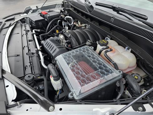 Used 2025 Chevrolet Suburban High Country image 29