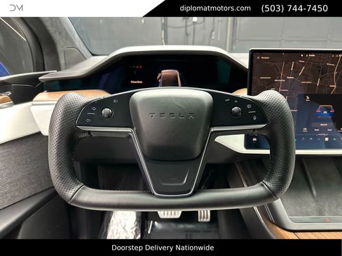 Used 2022 Tesla Model X image 22