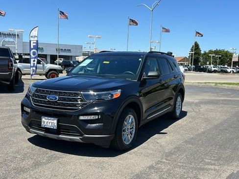 Certified 2023 Ford Explorer XLT w/ Equipment Group 202A AWD/4WD image 8