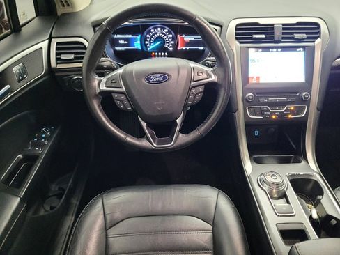 Used 2018 Ford Fusion SE w/ Fusion SE Technology Package AWD/4WD image 22