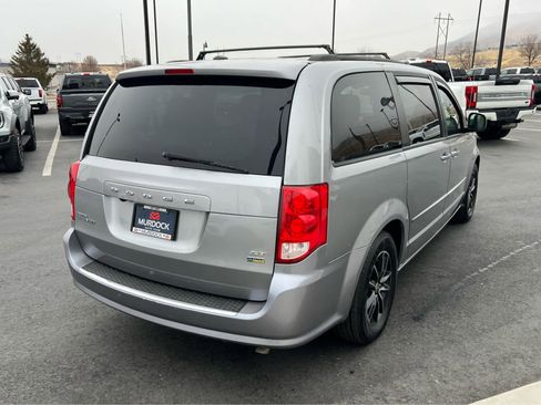 Used 2017 Dodge Grand Caravan GT image 9