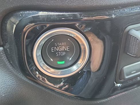 Certified 2025 Chevrolet Silverado 2500 LT w/ Convenience Package AWD/4WD image 18