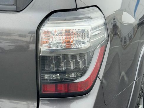 Used 2016 Toyota 4Runner SR5 Premium image 20