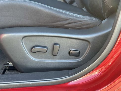 Used 2019 Nissan Rogue SV image 21