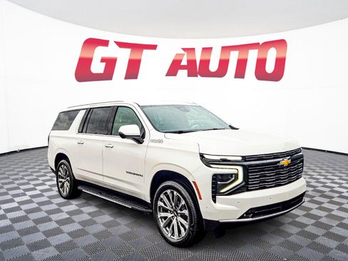 Used 2025 Chevrolet Suburban High Country image 1
