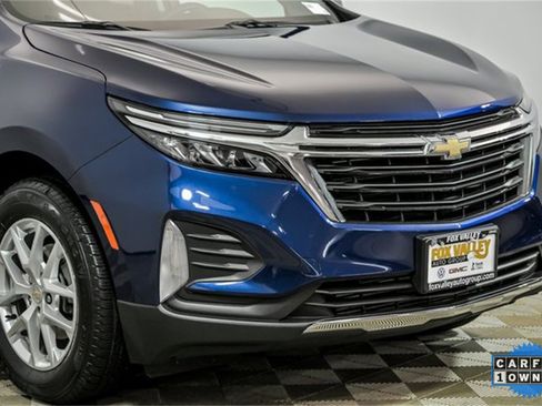 Used 2023 Chevrolet Equinox LT image 2