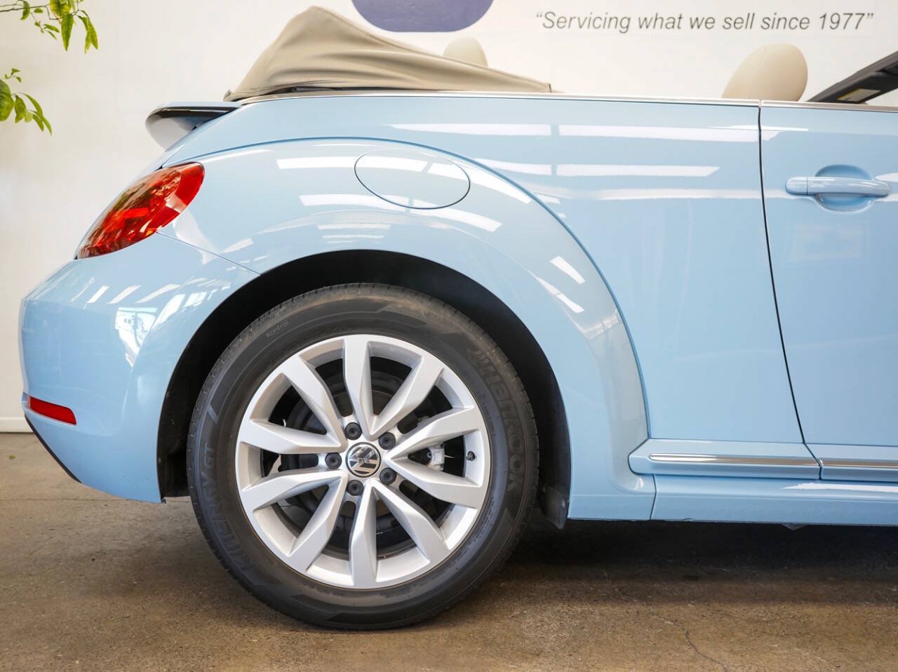 Used 2015 Volkswagen Beetle TDI FWD image 23