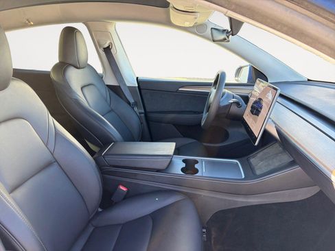 Used 2024 Tesla Model Y Long Range image 10