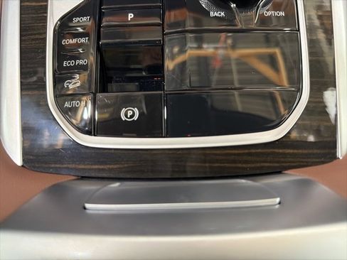 Used 2024 BMW X6 xDrive40i w/ Premium Package image 40