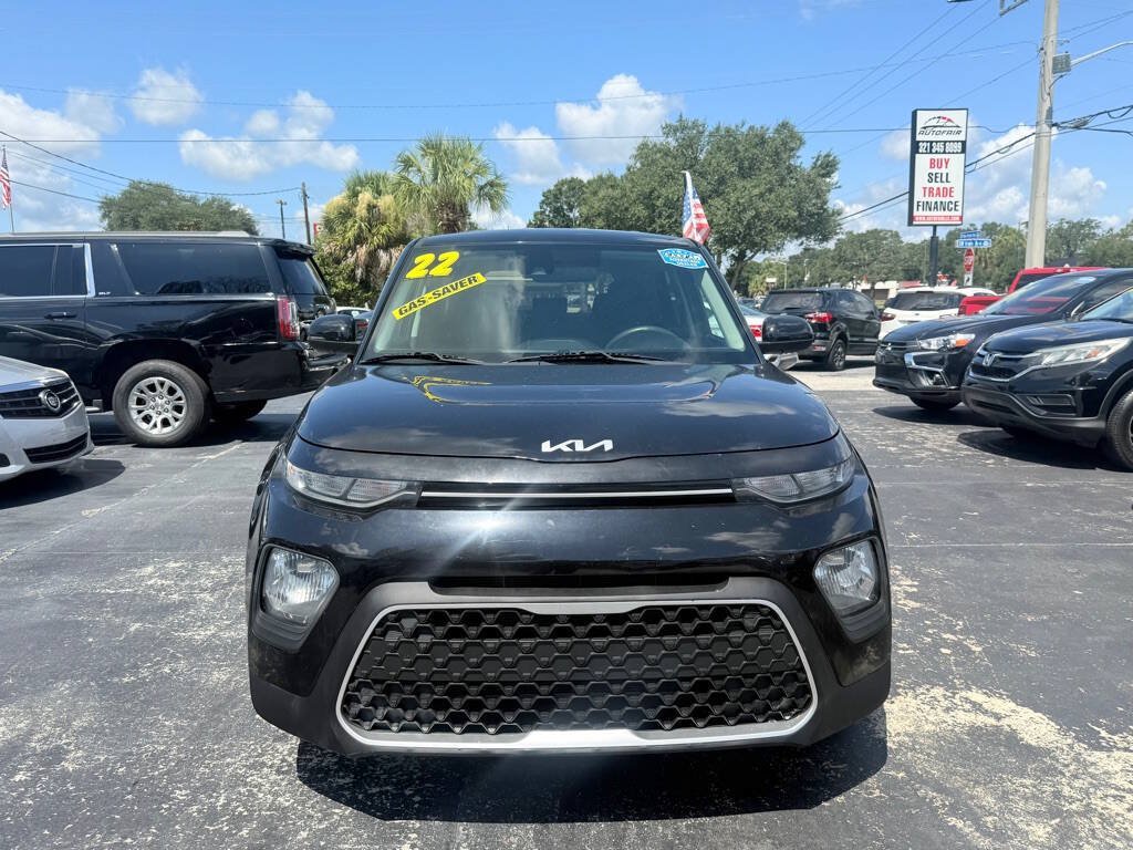 Used 2022 Kia Soul LX w/ Technology Package FWD image 2