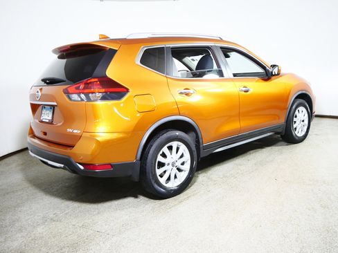 Used 2020 Nissan Rogue SV AWD/4WD image 7