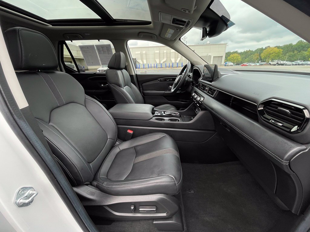 Certified 2025 Honda Pilot Touring image 32