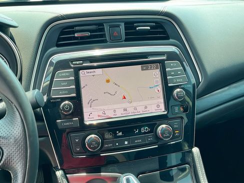 Used 2023 Nissan Maxima Platinum w/ Sport Mat Group FWD image 16