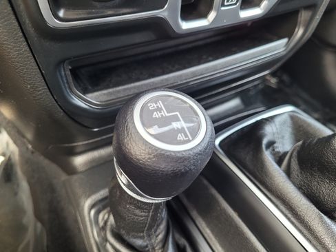 Used 2021 Jeep Gladiator Sport AWD/4WD image 26