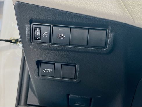 Used 2023 Toyota Corolla Cross XLE w/ Convenience Package AWD/4WD image 10
