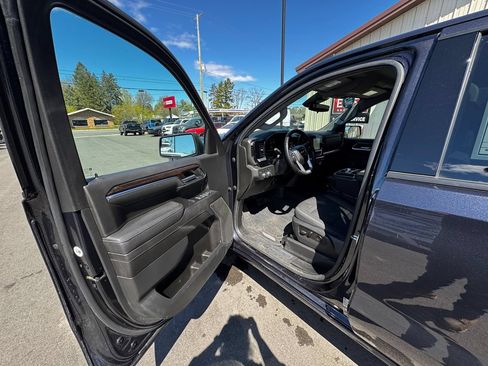 Used 2023 GMC Sierra 1500 Elevation w/ X31 Off-Road Package AWD/4WD image 10