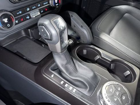Used 2025 Ford Bronco Badlands AWD/4WD image 22