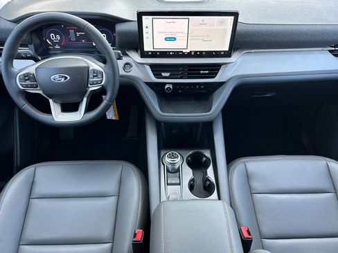 New 2026 Ford Explorer Active w/ Active Comfort Package image 10