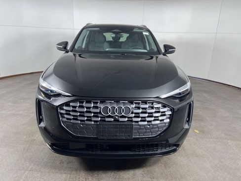 Used 2025 Audi Q5 Premium Plus w/ Premium Plus image 2