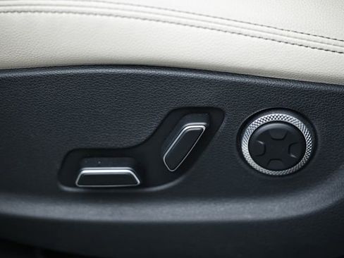 Certified 2026 Genesis GV70 2.5T image 22