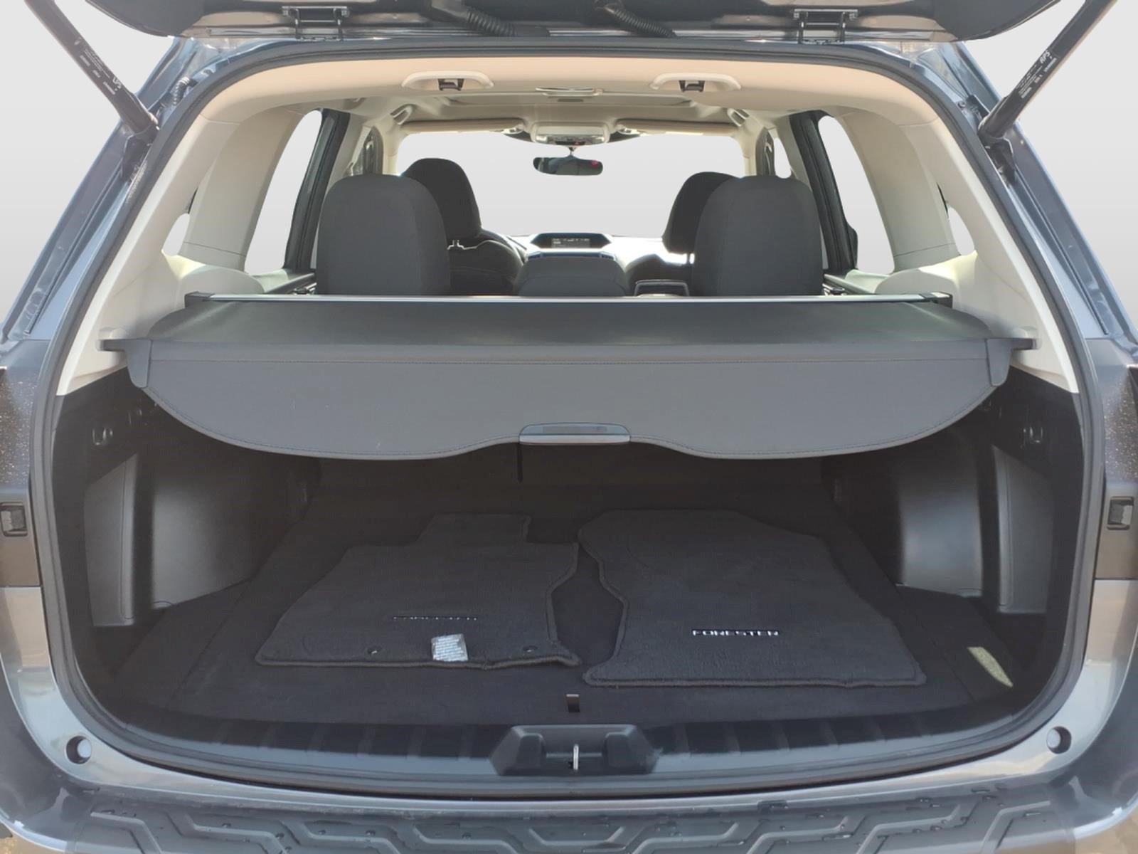 Used 2023 Subaru Forester Premium AWD/4WD image 25