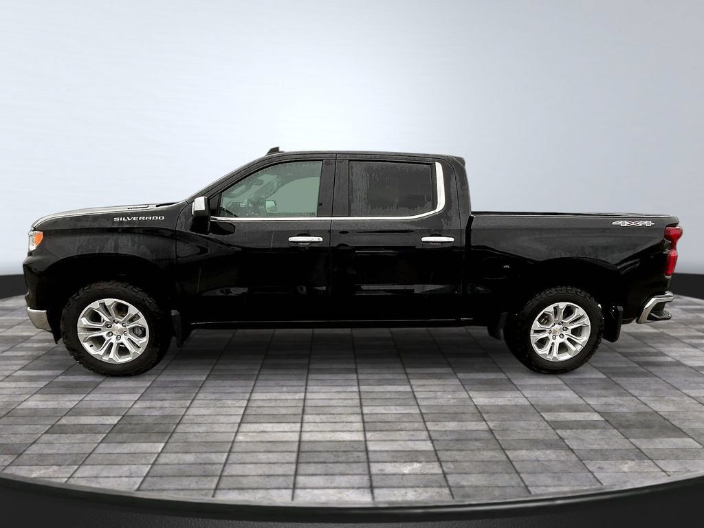 Used 2022 Chevrolet Silverado 1500 LTZ w/ LTZ Premium Package AWD/4WD image 4