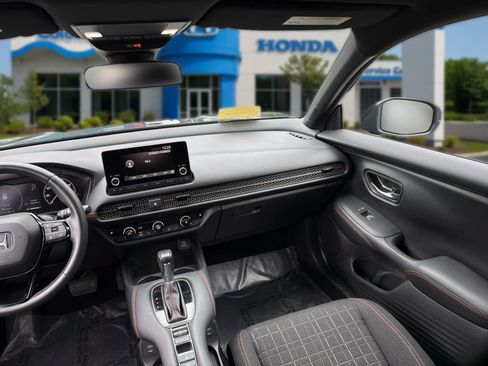 Used 2024 Honda HR-V Sport image 31