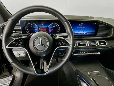 Used 2025 Mercedes-Benz GLE 350 4MATIC image 11