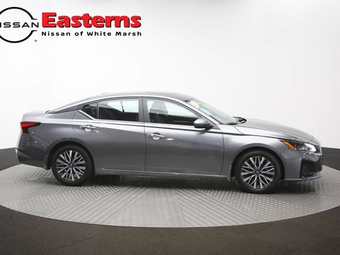 Used 2023 Nissan Altima 2.5 SV w/ SV Premium Package FWD image 46