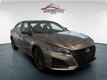 Used 2023 Nissan Altima 2.5 SV w/ SV Premium Package