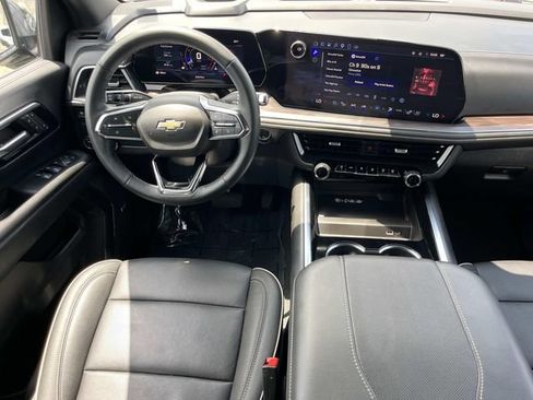 Used 2025 Chevrolet Tahoe Premier RWD image 14
