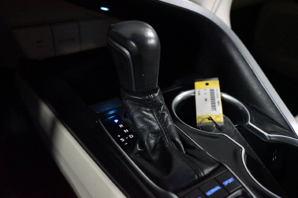 Certified 2018 Toyota Camry XLE FWD image 20
