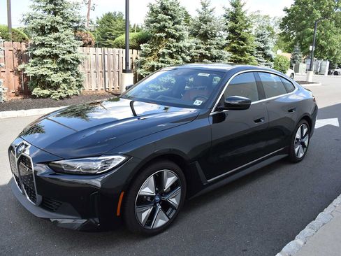 Used 2023 BMW i4 eDrive35 w/ Premium Package RWD image 3