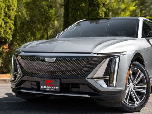 Used 2024 Cadillac Lyriq Luxury RWD image 2
