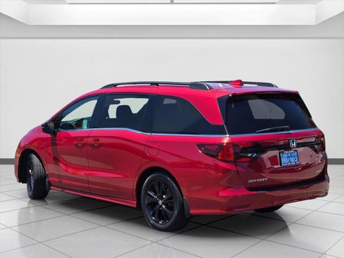 Certified 2023 Honda Odyssey Sport image 7