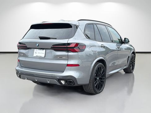 New 2026 BMW X5 xDrive40i w/ M Sport Package AWD/4WD image 3