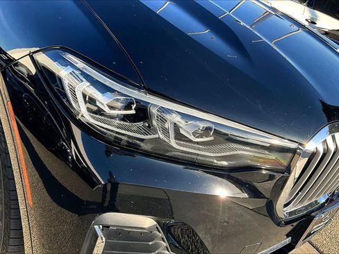 Used 2022 BMW X7 xDrive40i w/ Parking Assistance Package image 27