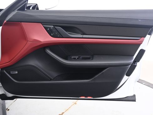 Used 2025 Porsche Taycan Turbo image 21