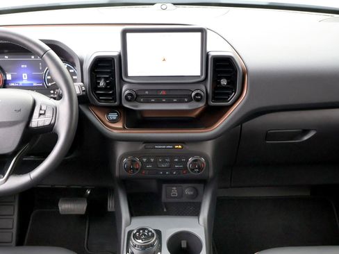 Used 2024 Ford Bronco Sport Outer Banks w/ Tech Package image 17