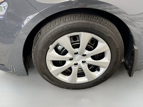 Used 2025 Toyota Corolla LE FWD image 14