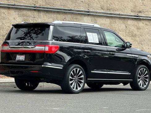 Used 2020 Lincoln Navigator Reserve RWD image 3